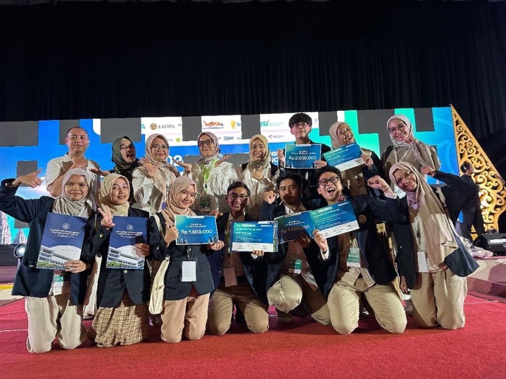 Mahasiswa UIN Sunan Gunung Djati Bandung Sukses Raih Prestasi di Konferensi AAPA-EROPA-AGPA-IAPA 2024 di Yogyakarta